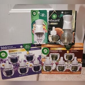 Plug-In Air Freshener with Lavender & Chamomile Refill - Purple